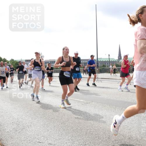 29.06.2025 - hella hamburg halbmarathon Lena Gebhardt http://msf.ph/oto/8409501 29.06.2025 10:41:39 Lombardsbrücke 13622, 8992, 7022, 13444, 14725, 10348, 154, 189, 1314, 1509, 1536, 1542, 1623, 1648, 1712, 2153, 2229, 2258, 3344, 3459, 3460, 3532, 3533, 3623, 4412, 4415, 4541, 4610, 4787, 5432, 5688, 5689, 5928, 5942, 6137, 6250, 6320, 6430, 6436, 6450, 6618, 6793, 6846, 6894, 7022, 7023, 7477, 7821, 7955, 7968, 8004, 8162, 8163, 8293, 8300, 8301, 8385, 8443, 8586, 8848, 8878, 8897, 8992, 9467, 9588, 10181, 10348, 10483, 11011, 11166 meine-sportfotos.de