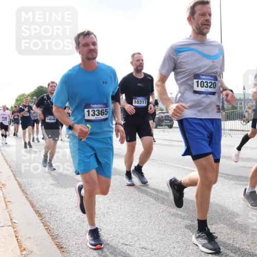 29.06.2025 - hella hamburg halbmarathon Lena Gebhardt http://msf.ph/oto/8409517 29.06.2025 10:16:57 Lombardsbrücke 8263, 15564, 14646, 13365, 10317, 10320, 0, 1083, 1117, 1137, 1240, 1298, 1331, 1348, 1356, 1403, 1553, 1602, 1825, 2225, 2347, 2908, 2912, 3088, 3156, 3176, 3210, 3450, 3464, 3466, 3484, 3622, 3687, 4478, 5023, 5036, 5037, 5390, 5929, 5930, 5995, 6328, 6488, 6742, 6941, 6948, 7114, 7115, 7158, 7257, 7345, 7358, 7360, 7376, 7924, 7928, 8253, 8263, 8295, 8317, 8513, 8558, 8619, 8707, 8847, 8857, 8983, 9091, 9208, 9332, 9492, 9664, 9676, 10076, 10232 meine-sportfotos.de