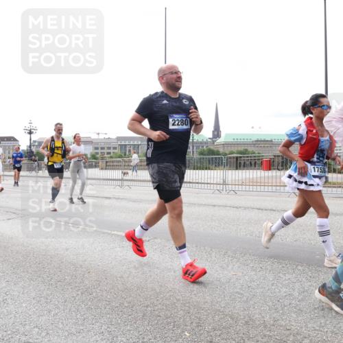 29.06.2025 - hella hamburg halbmarathon Lena Gebhardt http://msf.ph/oto/8409518 29.06.2025 10:24:59 Lombardsbrücke 1357, 2280, 17535, 1352, 1395, 1740, 2000, 2108, 2249, 2280, 2944, 3053, 3099, 3113, 3132, 3421, 3920, 3961, 3963, 4008, 4010, 4111, 4221, 4444, 5126, 5138, 5564, 5814, 5829, 5830, 6261, 6570, 7778, 8083, 8962, 9573, 9927, 10907, 11400, 11651, 11816, 11817, 11921, 12070, 12303, 13111, 13113, 13638, 14086, 14649, 14898, 15124, 15153, 15679, 15942, 15975, 17185, 17535, 17954, 18194, 18198 meine-sportfotos.de