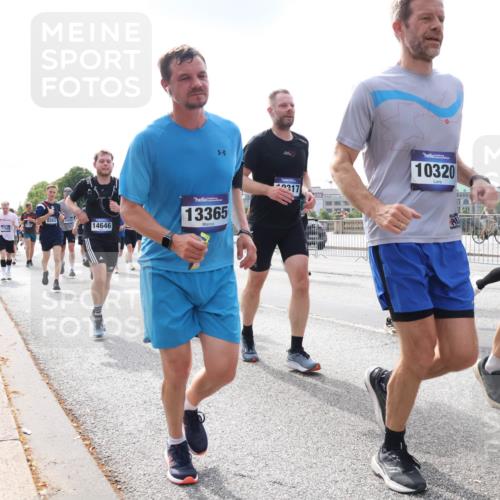 29.06.2025 - hella hamburg halbmarathon Lena Gebhardt http://msf.ph/oto/8409555 29.06.2025 10:16:57 Lombardsbrücke 8263, 14646, 13365, 317, 10320, 1083, 1117, 1137, 1240, 1298, 1331, 1348, 1356, 1403, 1553, 1602, 1825, 2225, 2347, 2908, 2912, 3088, 3156, 3176, 3210, 3450, 3464, 3466, 3484, 3622, 3687, 4478, 5023, 5036, 5037, 5390, 5929, 5930, 5995, 6328, 6488, 6742, 6941, 6948, 7114, 7115, 7158, 7257, 7345, 7358, 7360, 7376, 7924, 7928, 8253, 8263, 8295, 8317, 8513, 8558, 8619, 8707, 8847, 8857, 8983, 9091, 9208, 9332, 9492, 9664, 9676, 10076, 10232 meine-sportfotos.de