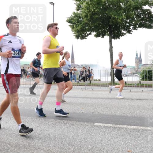 29.06.2025 - hella hamburg halbmarathon Lena Gebhardt http://msf.ph/oto/8409560 29.06.2025 10:50:52 Lombardsbrücke 3647, 713, 1129, 1203, 1208, 1259, 1404, 1828, 1930, 2200, 2358, 2859, 3184, 3229, 3647, 3838, 3934, 4642, 4695, 4771, 4848, 4961, 5131, 5286, 5289, 5530, 6178, 7133, 7141, 7161, 7505, 7677, 7770, 7771, 7825, 7938, 8200, 8299, 8779, 8833, 8834, 8986, 9096, 9168, 9933, 10029, 10437, 10552, 10614, 10636, 10744, 11052, 11252, 11577, 12392, 12393, 14102, 14534, 14591, 15017, 15416 meine-sportfotos.de