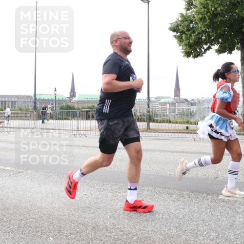 29.06.2025 - hella hamburg halbmarathon Lena Gebhardt http://msf.ph/oto/8409571 29.06.2025 10:24:59 Lombardsbrücke 2249, 1352, 1395, 1740, 2000, 2108, 2249, 2280, 2944, 3053, 3099, 3113, 3132, 3421, 3920, 3961, 3963, 4008, 4010, 4111, 4221, 4444, 5126, 5138, 5564, 5814, 5829, 5830, 6261, 6570, 7778, 8083, 8962, 9573, 9927, 10907, 11400, 11651, 11816, 11817, 11921, 12070, 12303, 13111, 13113, 13638, 14086, 14649, 14898, 15124, 15153, 15679, 15942, 15975, 17185, 17535, 17954, 18194, 18198 meine-sportfotos.de