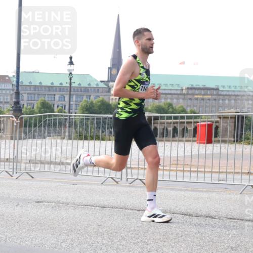 29.06.2025 - hella hamburg halbmarathon Lena Gebhardt http://msf.ph/oto/8409613 29.06.2025 09:38:19 Lombardsbrücke 114, 45, 50, 3944, 4116, 11409, 11864, 12673 meine-sportfotos.de