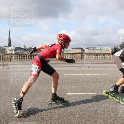 29.06.2025 - hella hamburg halbmarathon Lena Gebhardt http://msf.ph/oto/8409623 29.06.2025 08:55:07 Lombardsbrücke 3 meine-sportfotos.de