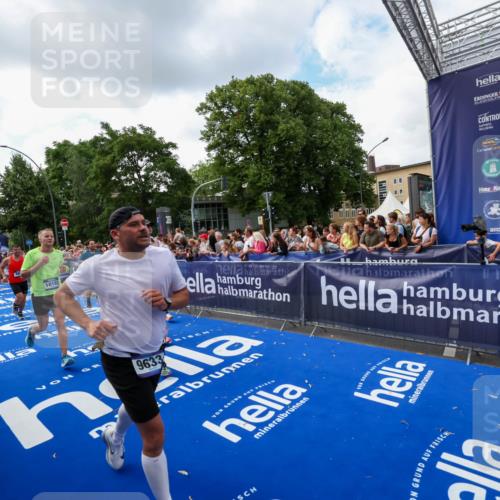 29.06.2025 - hella hamburg halbmarathon Zöllner http://msf.ph/oto/8409637 29.06.2025 10:44:16 Ziel 1413, 1415, 4999, 5231, 5275, 5884, 7005, 8722, 9444, 9633, 10193, 10930, 12159, 14686, 14687, 15225, 15280, 16301, 16316, 16648, 16893, 17748, 18691 meine-sportfotos.de