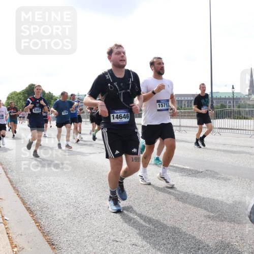 29.06.2025 - hella hamburg halbmarathon Lena Gebhardt http://msf.ph/oto/8409734 29.06.2025 10:16:58 Lombardsbrücke 8263, 17449, 15381, 15613, 14646, 15713, 199, 11410, 1083, 1117, 1137, 1240, 1298, 1331, 1348, 1356, 1403, 1553, 1602, 1825, 2225, 2347, 2908, 2912, 3088, 3156, 3176, 3210, 3450, 3464, 3466, 3484, 3622, 3687, 4478, 5023, 5036, 5037, 5390, 5929, 5930, 5995, 6126, 6328, 6488, 6522, 6742, 6941, 6948, 7114, 7115, 7158, 7257, 7345, 7358, 7360, 7376, 7924, 7928, 8253, 8263, 8295, 8317, 8513, 8558, 8619, 8707, 8857, 8983, 9091, 9208, 9332, 9492, 9664, 9676, 10076, 10232 meine-sportfotos.de