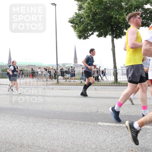 29.06.2025 - hella hamburg halbmarathon Lena Gebhardt http://msf.ph/oto/8409743 29.06.2025 10:50:53 Lombardsbrücke 3184, 9933, 1733, 1129, 1203, 1208, 1259, 1404, 1478, 1828, 1930, 2200, 2358, 2859, 3184, 3229, 3647, 3838, 3934, 4642, 4695, 4771, 4848, 4961, 5131, 5286, 5289, 5530, 6178, 7012, 7133, 7141, 7161, 7505, 7770, 7771, 7825, 7938, 8200, 8299, 8779, 8833, 8834, 8986, 9096, 9168, 9933, 10029, 10437, 10552, 10614, 10636, 10744, 11052, 11252, 11577, 12392, 12393, 14102, 14534, 14591, 15017, 15416 meine-sportfotos.de