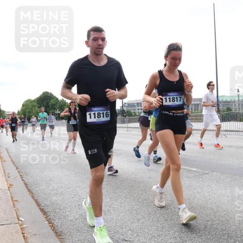 29.06.2025 - hella hamburg halbmarathon Lena Gebhardt http://msf.ph/oto/8409785 29.06.2025 10:25:02 Lombardsbrücke 4444, 11816, 11817, 1352, 1395, 1627, 1740, 2000, 2108, 2249, 2280, 2944, 3053, 3099, 3113, 3132, 3920, 3961, 3963, 4008, 4010, 4111, 4221, 4444, 5126, 5138, 5564, 5814, 5829, 5830, 6261, 6570, 7778, 8083, 8962, 9573, 9927, 10907, 11400, 11651, 11816, 11817, 11921, 12070, 12303, 13510, 14086, 14649, 14898, 15124, 15153, 15679, 15942, 15975, 16421, 17185, 17535, 17954, 18194, 18198 meine-sportfotos.de