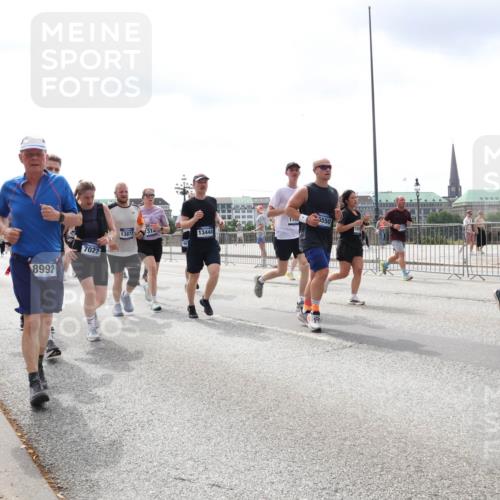 29.06.2025 - hella hamburg halbmarathon Lena Gebhardt http://msf.ph/oto/8409786 29.06.2025 10:41:40 Lombardsbrücke 13622, 8992, 7022, 11, 6550, 154, 124, 13877, 131, 13444, 1314, 1509, 1536, 1542, 1623, 1648, 1712, 2153, 2229, 2258, 3344, 3459, 3460, 3532, 3533, 3623, 4412, 4415, 4541, 4610, 4787, 5432, 5688, 5689, 5928, 5942, 6137, 6250, 6320, 6430, 6436, 6450, 6618, 6793, 6846, 6894, 7022, 7023, 7477, 7821, 7955, 7968, 8004, 8162, 8163, 8293, 8300, 8301, 8385, 8443, 8586, 8848, 8878, 8897, 8992, 9467, 9588, 10181, 10348, 10483, 10623, 11011, 11166 meine-sportfotos.de