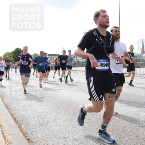 29.06.2025 - hella hamburg halbmarathon Lena Gebhardt http://msf.ph/oto/8409807 29.06.2025 10:16:58 Lombardsbrücke 6459, 8263, 12640, 15381, 613, 4646, 199, 1083, 1117, 1137, 1240, 1298, 1331, 1348, 1356, 1403, 1553, 1602, 1825, 2225, 2347, 2908, 2912, 3088, 3156, 3176, 3210, 3450, 3464, 3466, 3484, 3622, 3687, 4478, 5023, 5036, 5037, 5390, 5929, 5930, 5995, 6126, 6328, 6488, 6522, 6742, 6941, 6948, 7114, 7115, 7158, 7257, 7345, 7358, 7360, 7376, 7924, 7928, 8253, 8263, 8295, 8317, 8513, 8558, 8619, 8707, 8857, 8983, 9091, 9208, 9332, 9492, 9664, 9676, 10076, 10232 meine-sportfotos.de