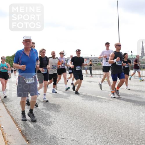 29.06.2025 - hella hamburg halbmarathon Lena Gebhardt http://msf.ph/oto/8409821 29.06.2025 10:41:40 Lombardsbrücke 136, 8992, 322, 13877, 1310, 18814, 13444, 114, 16550, 1566, 1314, 1509, 1536, 1542, 1623, 1648, 1712, 2153, 2229, 2258, 3344, 3459, 3460, 3532, 3533, 3623, 4412, 4415, 4541, 4610, 4787, 5432, 5688, 5689, 5928, 5942, 6137, 6250, 6320, 6430, 6436, 6450, 6618, 6793, 6846, 6894, 7022, 7023, 7477, 7821, 7955, 7968, 8004, 8162, 8163, 8293, 8300, 8301, 8385, 8443, 8586, 8848, 8878, 8897, 8992, 9467, 9588, 10181, 10348, 10483, 10623, 11011, 11166 meine-sportfotos.de