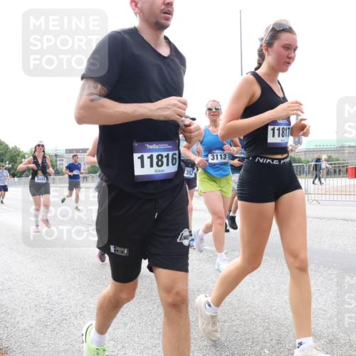 29.06.2025 - hella hamburg halbmarathon Lena Gebhardt http://msf.ph/oto/8409831 29.06.2025 10:25:02 Lombardsbrücke 4444, 11816, 942, 3113, 352, 11817, 000, 1352, 1395, 1627, 1740, 2000, 2108, 2249, 2280, 2944, 3053, 3099, 3113, 3132, 3920, 3961, 3963, 4008, 4010, 4111, 4221, 4444, 5126, 5138, 5564, 5814, 5829, 5830, 6261, 6570, 7778, 8083, 8962, 9573, 9927, 10907, 11400, 11651, 11816, 11817, 11921, 12070, 12303, 13510, 14086, 14649, 14898, 15124, 15153, 15679, 15942, 15975, 16421, 17185, 17535, 17954, 18194, 18198 meine-sportfotos.de