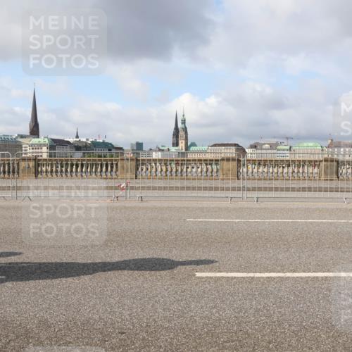 29.06.2025 - hella hamburg halbmarathon Lena Gebhardt http://msf.ph/oto/8409836 29.06.2025 08:55:09 Lombardsbrücke  meine-sportfotos.de
