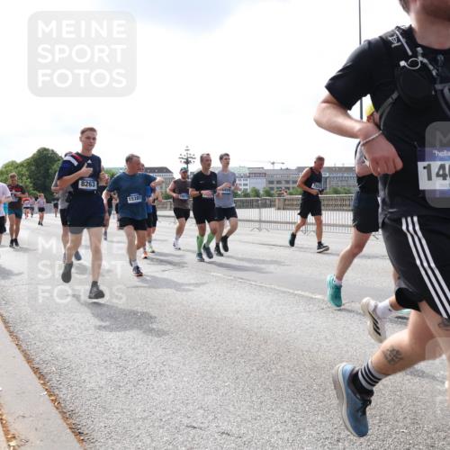 29.06.2025 - hella hamburg halbmarathon Lena Gebhardt http://msf.ph/oto/8409839 29.06.2025 10:16:58 Lombardsbrücke 8263, 6459, 15381, 18875, 17449, 14646, 1083, 1117, 1137, 1240, 1298, 1331, 1348, 1356, 1403, 1553, 1602, 1825, 2225, 2347, 2908, 2912, 3088, 3156, 3176, 3210, 3450, 3464, 3466, 3484, 3622, 3687, 4478, 5023, 5036, 5037, 5390, 5929, 5930, 5995, 6126, 6328, 6488, 6522, 6742, 6941, 6948, 7114, 7115, 7158, 7257, 7345, 7358, 7360, 7376, 7924, 7928, 8253, 8263, 8295, 8317, 8513, 8558, 8619, 8707, 8857, 8983, 9091, 9208, 9332, 9492, 9664, 9676, 10076, 10232 meine-sportfotos.de