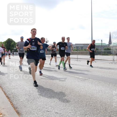 29.06.2025 - hella hamburg halbmarathon Lena Gebhardt http://msf.ph/oto/8409930 29.06.2025 10:16:59 Lombardsbrücke 15564, 17449, 8263, 12640, 7928, 15381, 109, 1083, 1117, 1137, 1240, 1298, 1331, 1348, 1356, 1403, 1553, 1602, 1825, 2225, 2347, 2908, 2912, 3088, 3176, 3210, 3450, 3464, 3466, 3622, 3687, 4478, 5023, 5036, 5037, 5390, 5929, 5930, 5995, 6126, 6128, 6328, 6488, 6522, 6742, 6941, 6948, 7114, 7115, 7158, 7257, 7345, 7358, 7360, 7376, 7924, 7928, 8253, 8263, 8317, 8513, 8558, 8619, 8707, 8857, 8983, 9091, 9152, 9208, 9259, 9332, 9492, 9664, 9676, 10076, 10232 meine-sportfotos.de