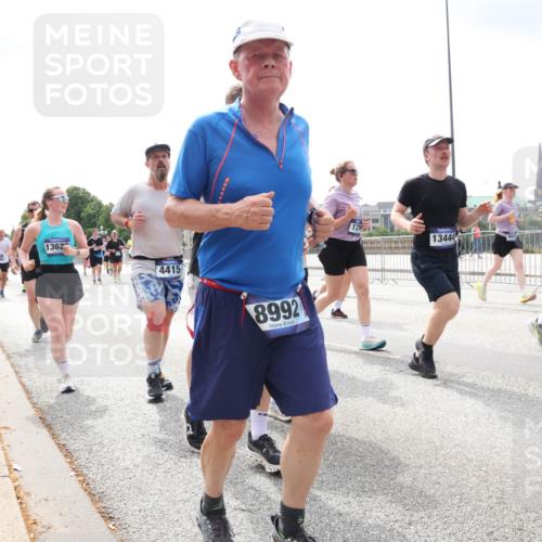 29.06.2025 - hella hamburg halbmarathon Lena Gebhardt http://msf.ph/oto/8409969 29.06.2025 10:41:41 Lombardsbrücke 1362, 4415, 8992, 131, 13444, 11482, 1314, 1509, 1536, 1542, 1623, 1648, 1712, 2153, 2229, 2258, 3344, 3459, 3460, 3532, 3533, 3623, 4415, 4541, 4610, 4787, 5432, 5688, 5689, 5928, 5942, 6137, 6250, 6320, 6430, 6436, 6450, 6618, 6793, 6846, 6894, 7022, 7023, 7477, 7821, 7955, 7968, 8004, 8162, 8163, 8293, 8300, 8301, 8385, 8443, 8586, 8848, 8897, 8908, 8992, 9467, 9588, 10181, 10348, 10483, 10623, 11011, 11166 meine-sportfotos.de