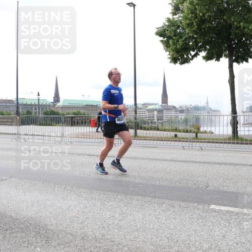 29.06.2025 - hella hamburg halbmarathon Lena Gebhardt http://msf.ph/oto/8410032 29.06.2025 10:25:04 Lombardsbrücke 444, 462, 1352, 1627, 1740, 2000, 2108, 2249, 2944, 3099, 3113, 3132, 3920, 3961, 3963, 4008, 4010, 4221, 4444, 5126, 5564, 5814, 6261, 6570, 7778, 8083, 8962, 9573, 9927, 10907, 11400, 11651, 11816, 11817, 11921, 12070, 12303, 13510, 14086, 14649, 14898, 15016, 15124, 15153, 15679, 15942, 15975, 16421, 16422, 17185, 17535, 17954, 18194, 18198 meine-sportfotos.de