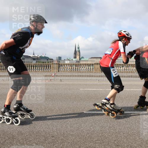 29.06.2025 - hella hamburg halbmarathon Lena Gebhardt http://msf.ph/oto/8410111 29.06.2025 08:55:09 Lombardsbrücke 91, 118, 18, 1119, 6111, 40 meine-sportfotos.de