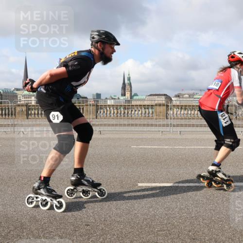 29.06.2025 - hella hamburg halbmarathon Lena Gebhardt http://msf.ph/oto/8410146 29.06.2025 08:55:09 Lombardsbrücke 91, 18, 118 meine-sportfotos.de