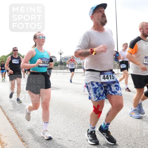 29.06.2025 - hella hamburg halbmarathon Lena Gebhardt http://msf.ph/oto/8410157 29.06.2025 10:41:42 Lombardsbrücke 14483, 3622, 12419, 4415, 18814, 1387, 1314, 1509, 1536, 1542, 1623, 1648, 1712, 2153, 2229, 2258, 3344, 3459, 3460, 3532, 3533, 3623, 4415, 4541, 4610, 4787, 5432, 5688, 5689, 5928, 5942, 6137, 6250, 6320, 6430, 6436, 6450, 6618, 6793, 6846, 6894, 7022, 7023, 7477, 7821, 7955, 7968, 8004, 8162, 8163, 8293, 8300, 8301, 8443, 8586, 8848, 8897, 8908, 8992, 9467, 9588, 10181, 10348, 10483, 10623, 11011, 11166 meine-sportfotos.de