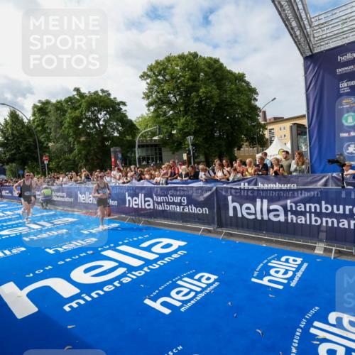 29.06.2025 - hella hamburg halbmarathon Zöllner http://msf.ph/oto/8410158 29.06.2025 10:20:19 Ziel 54, 12678, 14302, 16245 meine-sportfotos.de