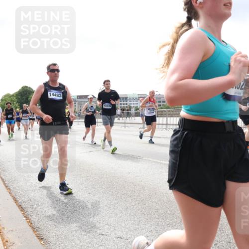 29.06.2025 - hella hamburg halbmarathon Lena Gebhardt http://msf.ph/oto/8410247 29.06.2025 10:41:43 Lombardsbrücke 14483, 15039, 12419, 1568, 18814, 1314, 1509, 1536, 1542, 1623, 1648, 1712, 2153, 2229, 2258, 3344, 3459, 3460, 3532, 3533, 3623, 4415, 4541, 4610, 4787, 5432, 5688, 5689, 5928, 5942, 6137, 6153, 6250, 6320, 6430, 6436, 6450, 6618, 6793, 6846, 6894, 7022, 7023, 7477, 7821, 7955, 7968, 8004, 8162, 8163, 8293, 8300, 8301, 8443, 8586, 8848, 8897, 8908, 8992, 9467, 9588, 10181, 10348, 10483, 10623, 11011, 11166 meine-sportfotos.de