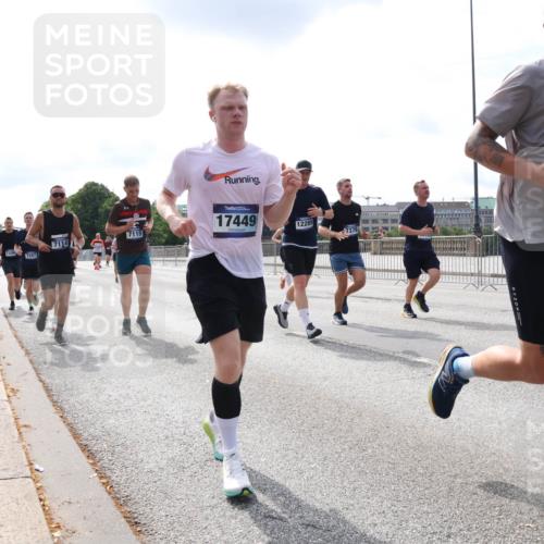 29.06.2025 - hella hamburg halbmarathon Lena Gebhardt http://msf.ph/oto/8410267 29.06.2025 10:17:01 Lombardsbrücke 7257, 7114, 7115, 17449, 12289, 7376, 1556, 18915, 1083, 1117, 1137, 1240, 1298, 1331, 1348, 1356, 1403, 1553, 1602, 1825, 2225, 2347, 2908, 2912, 3088, 3176, 3210, 3450, 3464, 3466, 3622, 3687, 4478, 5023, 5036, 5037, 5390, 5929, 5930, 5995, 6126, 6128, 6328, 6488, 6522, 6742, 6941, 6948, 7114, 7115, 7257, 7345, 7358, 7360, 7376, 7647, 7924, 7928, 7945, 8253, 8263, 8317, 8513, 8558, 8619, 8857, 8983, 9091, 9152, 9208, 9259, 9332, 9492, 9664, 9676, 10076, 10232 meine-sportfotos.de