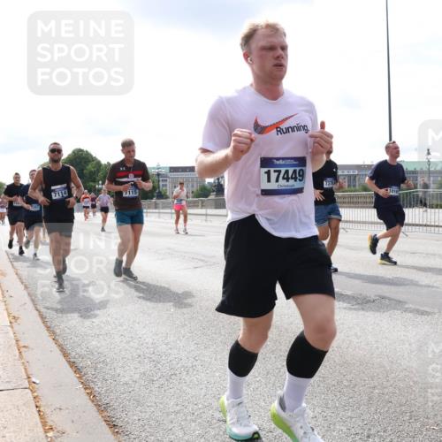 29.06.2025 - hella hamburg halbmarathon Lena Gebhardt http://msf.ph/oto/8410322 29.06.2025 10:17:01 Lombardsbrücke 7257, 7114, 7115, 17449, 7376, 1016, 1083, 1117, 1137, 1240, 1298, 1331, 1348, 1356, 1403, 1553, 1602, 1825, 2225, 2347, 2908, 2912, 3088, 3176, 3210, 3450, 3464, 3466, 3622, 3687, 4478, 5023, 5036, 5037, 5390, 5929, 5930, 5995, 6126, 6128, 6328, 6488, 6522, 6742, 6941, 6948, 7114, 7115, 7257, 7345, 7358, 7360, 7376, 7647, 7924, 7928, 7945, 8253, 8263, 8317, 8513, 8558, 8619, 8857, 8983, 9091, 9152, 9208, 9259, 9332, 9492, 9664, 9676, 10076, 10232 meine-sportfotos.de