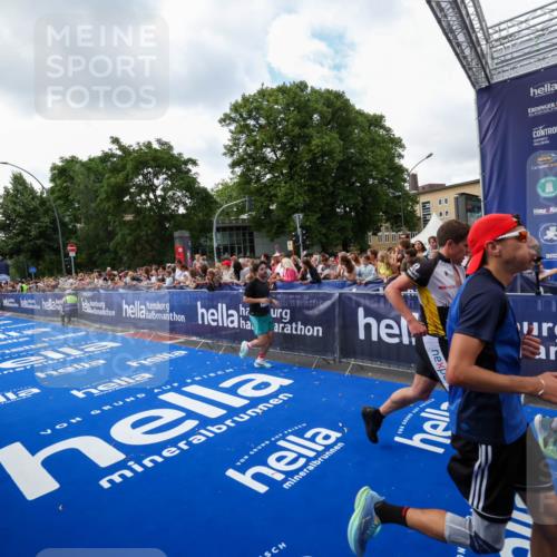 29.06.2025 - hella hamburg halbmarathon Zöllner http://msf.ph/oto/8410324 29.06.2025 10:44:46 Ziel 1782, 1941, 2970, 3785, 4270, 4991, 6490, 10669, 15185, 15233, 17251, 18107, 18437, 18464, 18868, 19206 meine-sportfotos.de
