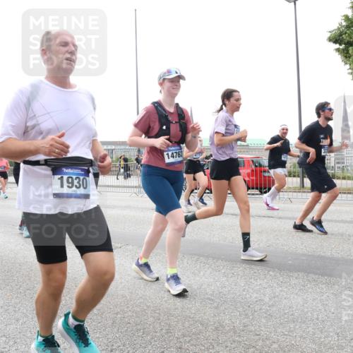 29.06.2025 - hella hamburg halbmarathon Lena Gebhardt http://msf.ph/oto/8410329 29.06.2025 10:50:59 Lombardsbrücke 4767, 1764, 1930, 14762, 4771, 32, 1129, 1203, 1208, 1404, 1478, 1930, 2200, 2202, 2358, 2380, 2859, 3184, 3229, 3647, 3838, 3934, 4156, 4642, 4652, 4695, 4713, 4771, 4848, 4920, 5131, 5286, 5289, 5530, 6178, 7012, 7133, 7141, 7161, 7770, 7771, 7825, 7938, 8200, 8410, 8779, 8833, 8834, 8986, 9096, 9166, 9167, 9168, 9933, 10029, 10437, 10552, 10614, 10636, 11052, 11252, 11577, 12392, 12393, 14534, 15017, 15416 meine-sportfotos.de