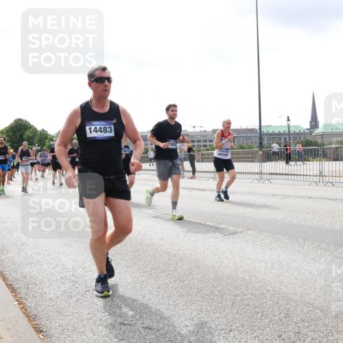 29.06.2025 - hella hamburg halbmarathon Lena Gebhardt http://msf.ph/oto/8410331 29.06.2025 10:41:43 Lombardsbrücke 18877, 14483, 1623, 5039, 12419, 1314, 1509, 1536, 1542, 1623, 1648, 1712, 2153, 2229, 2258, 3344, 3459, 3460, 3532, 3533, 3623, 4415, 4541, 4610, 4787, 5432, 5688, 5689, 5928, 5942, 6137, 6153, 6250, 6320, 6430, 6436, 6450, 6618, 6793, 6846, 6894, 7022, 7023, 7477, 7821, 7955, 7968, 8004, 8162, 8163, 8293, 8300, 8301, 8443, 8586, 8848, 8897, 8908, 8992, 9467, 9588, 10181, 10348, 10483, 10623, 11011, 11166 meine-sportfotos.de