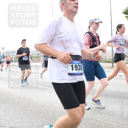 29.06.2025 - hella hamburg halbmarathon Lena Gebhardt http://msf.ph/oto/8410357 29.06.2025 10:51:00 Lombardsbrücke 14767, 2200, 1930, 1129, 1129, 1203, 1208, 1404, 1478, 1930, 2200, 2202, 2358, 2380, 2859, 3184, 3229, 3647, 3838, 3934, 4156, 4642, 4652, 4695, 4713, 4771, 4848, 4920, 5131, 5286, 5289, 5530, 6178, 7012, 7133, 7141, 7161, 7770, 7771, 7825, 7938, 8200, 8410, 8779, 8833, 8834, 8986, 9096, 9166, 9167, 9168, 9933, 10029, 10437, 10552, 10614, 10636, 11052, 11252, 11577, 12392, 12393, 14534, 15017, 15416 meine-sportfotos.de