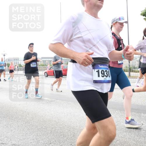 29.06.2025 - hella hamburg halbmarathon Lena Gebhardt http://msf.ph/oto/8410390 29.06.2025 10:51:00 Lombardsbrücke 14767, 76, 48, 2200, 1930, 1129, 1129, 1203, 1208, 1404, 1478, 1930, 2200, 2202, 2358, 2380, 2859, 3184, 3229, 3647, 3838, 3934, 4156, 4642, 4652, 4695, 4713, 4771, 4848, 4920, 5131, 5286, 5289, 5530, 6178, 7012, 7133, 7141, 7161, 7770, 7771, 7825, 7938, 8200, 8410, 8779, 8833, 8834, 8986, 9096, 9166, 9167, 9168, 9933, 10029, 10437, 10552, 10614, 10636, 11052, 11252, 11577, 12392, 12393, 14534, 15017, 15416 meine-sportfotos.de