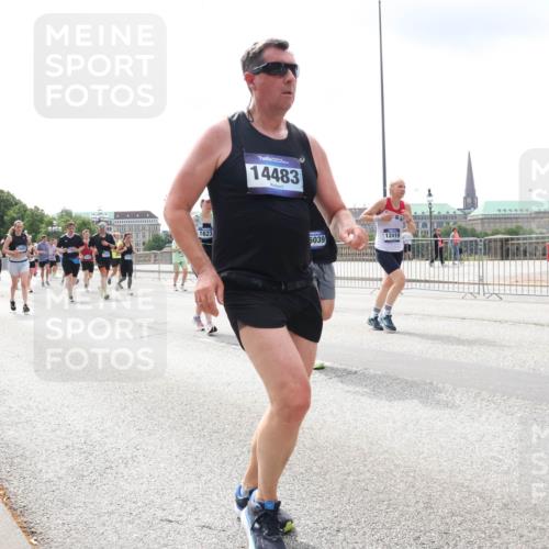 29.06.2025 - hella hamburg halbmarathon Lena Gebhardt http://msf.ph/oto/8410396 29.06.2025 10:41:44 Lombardsbrücke 1623, 14483, 5039, 12419, 1314, 1509, 1536, 1542, 1623, 1648, 1712, 2153, 2229, 2258, 3326, 3344, 3459, 3460, 3532, 3533, 3568, 3623, 4415, 4541, 4610, 4787, 5432, 5688, 5689, 5928, 5942, 6137, 6153, 6250, 6320, 6430, 6436, 6450, 6618, 6793, 6846, 6894, 7022, 7023, 7477, 7955, 7968, 8004, 8162, 8163, 8293, 8300, 8301, 8443, 8586, 8848, 8897, 8908, 8992, 9467, 9588, 10181, 10348, 10483, 10623, 11011, 11166 meine-sportfotos.de