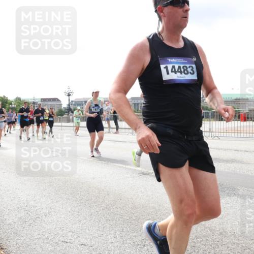 29.06.2025 - hella hamburg halbmarathon Lena Gebhardt http://msf.ph/oto/8410432 29.06.2025 10:41:44 Lombardsbrücke 1509, 18877, 18990, 1623, 14483, 1314, 1509, 1536, 1542, 1623, 1648, 1712, 2153, 2229, 2258, 3326, 3344, 3459, 3460, 3532, 3533, 3568, 3623, 4415, 4541, 4610, 4787, 5432, 5688, 5689, 5928, 5942, 6137, 6153, 6250, 6320, 6430, 6436, 6450, 6618, 6793, 6846, 6894, 7022, 7023, 7477, 7955, 7968, 8004, 8162, 8163, 8293, 8300, 8301, 8443, 8586, 8848, 8897, 8908, 8992, 9467, 9588, 10181, 10348, 10483, 10623, 11011, 11166 meine-sportfotos.de