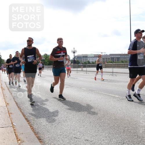 29.06.2025 - hella hamburg halbmarathon Lena Gebhardt http://msf.ph/oto/8410449 29.06.2025 10:17:02 Lombardsbrücke 1320, 7257, 7114, 7114, 12289, 1083, 1117, 1137, 1240, 1298, 1331, 1348, 1356, 1403, 1553, 1602, 1825, 2225, 2347, 2908, 2912, 3088, 3176, 3210, 3450, 3464, 3466, 3622, 5023, 5036, 5037, 5390, 5929, 5930, 5995, 6126, 6128, 6328, 6488, 6522, 6742, 6941, 6948, 7114, 7115, 7257, 7345, 7360, 7376, 7647, 7924, 7928, 7945, 8253, 8263, 8317, 8513, 8558, 8619, 8857, 8983, 9091, 9152, 9208, 9259, 9332, 9492, 9664, 9676, 10076, 10232 meine-sportfotos.de