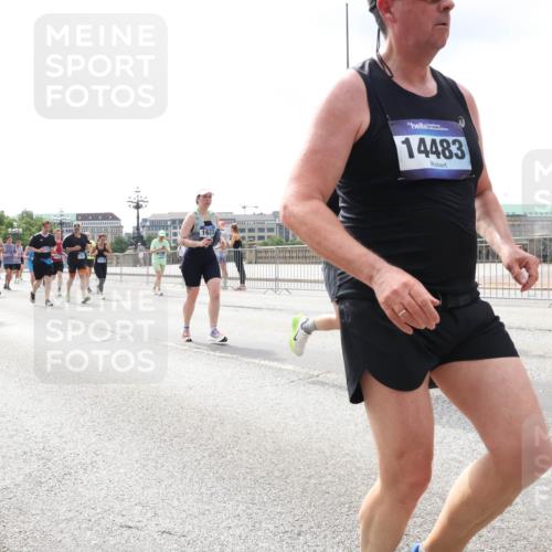 29.06.2025 - hella hamburg halbmarathon Lena Gebhardt http://msf.ph/oto/8410463 29.06.2025 10:41:44 Lombardsbrücke 1509, 18877, 18990, 1623, 14483, 1314, 1509, 1536, 1542, 1623, 1648, 1712, 2153, 2229, 2258, 3326, 3344, 3459, 3460, 3532, 3533, 3568, 3623, 4415, 4541, 4610, 4787, 5432, 5688, 5689, 5928, 5942, 6137, 6153, 6250, 6320, 6430, 6436, 6450, 6618, 6793, 6846, 6894, 7022, 7023, 7477, 7955, 7968, 8004, 8162, 8163, 8293, 8300, 8301, 8443, 8586, 8848, 8897, 8908, 8992, 9467, 9588, 10181, 10348, 10483, 10623, 11011, 11166 meine-sportfotos.de