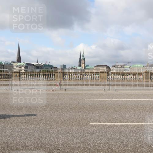 29.06.2025 - hella hamburg halbmarathon Lena Gebhardt http://msf.ph/oto/8410534 29.06.2025 08:55:16 Lombardsbrücke  meine-sportfotos.de