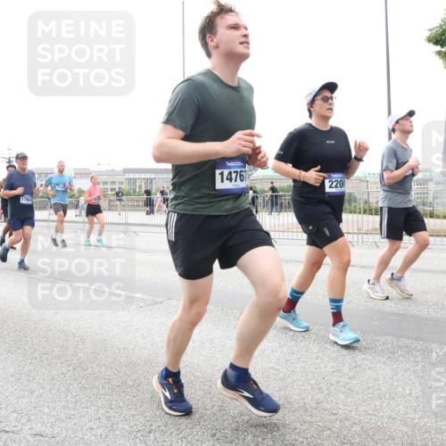 29.06.2025 - hella hamburg halbmarathon Lena Gebhardt http://msf.ph/oto/8410552 29.06.2025 10:51:01 Lombardsbrücke 2800, 1764, 7141, 14767, 2200, 1129, 1203, 1208, 1404, 1478, 1930, 2200, 2202, 2358, 2380, 2859, 3184, 3229, 3647, 3838, 3934, 4156, 4642, 4652, 4695, 4713, 4771, 4848, 4920, 5286, 5289, 5530, 6178, 7012, 7133, 7141, 7161, 7770, 7771, 7825, 7938, 8200, 8410, 8779, 8833, 8834, 8986, 9096, 9166, 9167, 9168, 9933, 10029, 10437, 10552, 10614, 10636, 11052, 11252, 11577, 12392, 12393, 14534, 15017, 15416 meine-sportfotos.de