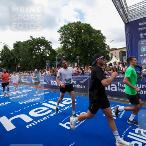29.06.2025 - hella hamburg halbmarathon Zöllner http://msf.ph/oto/8410567 29.06.2025 10:44:58 Ziel 1424, 1520, 2098, 2890, 3098, 4425, 7056, 7167, 9030, 9720, 12161, 16058, 17382, 17406, 17544, 18055, 18631, 19210 meine-sportfotos.de