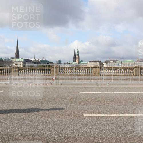 29.06.2025 - hella hamburg halbmarathon Lena Gebhardt http://msf.ph/oto/8410606 29.06.2025 08:55:16 Lombardsbrücke  meine-sportfotos.de