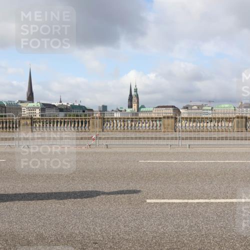29.06.2025 - hella hamburg halbmarathon Lena Gebhardt http://msf.ph/oto/8410634 29.06.2025 08:55:16 Lombardsbrücke  meine-sportfotos.de