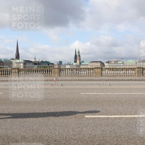 29.06.2025 - hella hamburg halbmarathon Lena Gebhardt http://msf.ph/oto/8410666 29.06.2025 08:55:16 Lombardsbrücke  meine-sportfotos.de