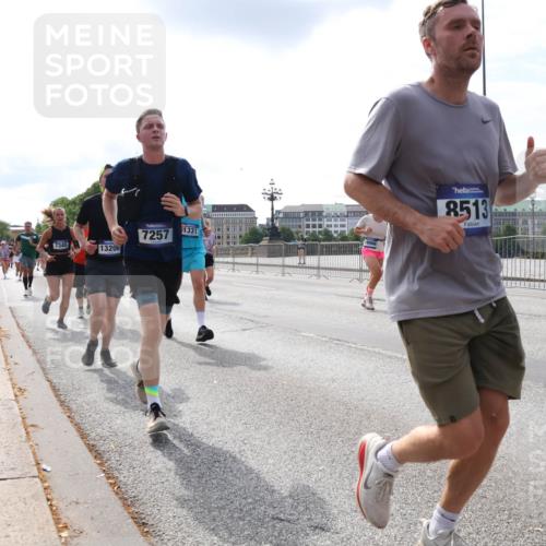 29.06.2025 - hella hamburg halbmarathon Lena Gebhardt http://msf.ph/oto/8410735 29.06.2025 10:17:04 Lombardsbrücke 7345, 1320, 7257, 1331, 8513, 1225, 1083, 1117, 1137, 1240, 1298, 1331, 1348, 1356, 1403, 1477, 1553, 1602, 1825, 2225, 2347, 2908, 2912, 3088, 3176, 3210, 3450, 3464, 3466, 3622, 5023, 5036, 5037, 5390, 5929, 5930, 5995, 6126, 6128, 6328, 6522, 6742, 6941, 6948, 7114, 7115, 7257, 7345, 7360, 7376, 7445, 7647, 7924, 7928, 7945, 8253, 8263, 8317, 8513, 8558, 8619, 8857, 8983, 9091, 9152, 9208, 9259, 9332, 9492, 9676, 10232 meine-sportfotos.de