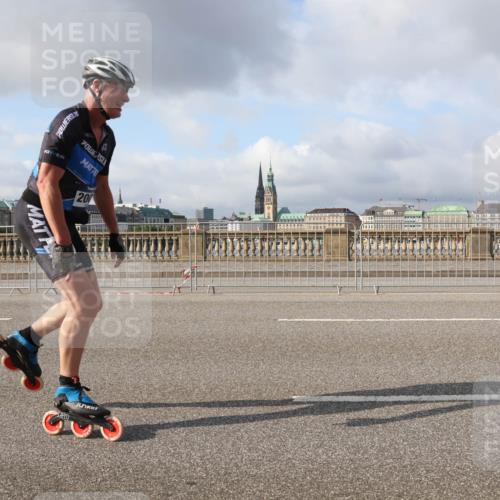 29.06.2025 - hella hamburg halbmarathon Lena Gebhardt http://msf.ph/oto/8410772 29.06.2025 08:55:17 Lombardsbrücke  meine-sportfotos.de