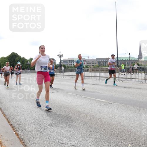 29.06.2025 - hella hamburg halbmarathon Lena Gebhardt http://msf.ph/oto/8410824 29.06.2025 10:25:14 Lombardsbrücke 11400, 14649, 1627, 1740, 2000, 2108, 2249, 2278, 3920, 3961, 3963, 4008, 4010, 4444, 5126, 5564, 5814, 6869, 7778, 8083, 8962, 9573, 9927, 10845, 10846, 11157, 11400, 11662, 11921, 13510, 13842, 14086, 14649, 14898, 15016, 15119, 15124, 15153, 15679, 15942, 16421, 16422, 17185, 17535, 17954, 18194, 18198 meine-sportfotos.de