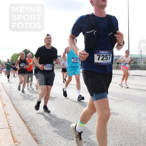 29.06.2025 - hella hamburg halbmarathon Lena Gebhardt http://msf.ph/oto/8410869 29.06.2025 10:17:04 Lombardsbrücke 7345, 13206, 1331, 7257, 19066, 1083, 1117, 1137, 1240, 1298, 1331, 1348, 1356, 1403, 1477, 1553, 1602, 1825, 2225, 2347, 2908, 2912, 3088, 3176, 3210, 3450, 3464, 3466, 3622, 5023, 5036, 5037, 5390, 5929, 5930, 5995, 6126, 6128, 6328, 6522, 6742, 6941, 6948, 7114, 7115, 7257, 7345, 7360, 7376, 7445, 7647, 7924, 7928, 7945, 8253, 8263, 8317, 8513, 8558, 8619, 8857, 8983, 9091, 9152, 9208, 9259, 9332, 9492, 9676, 10232 meine-sportfotos.de