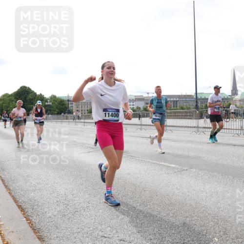 29.06.2025 - hella hamburg halbmarathon Lena Gebhardt http://msf.ph/oto/8410884 29.06.2025 10:25:15 Lombardsbrücke 18190, 11400, 14649, 1093, 1627, 1740, 2000, 2108, 2249, 2278, 3920, 3961, 3963, 4008, 4010, 4444, 5126, 5564, 5814, 6869, 7778, 8083, 8962, 9573, 9927, 10845, 10846, 11157, 11400, 11662, 11921, 13510, 13842, 14086, 14649, 14898, 15016, 15119, 15124, 15153, 15283, 15679, 15942, 16421, 16422, 17185, 17954, 18194, 18198 meine-sportfotos.de