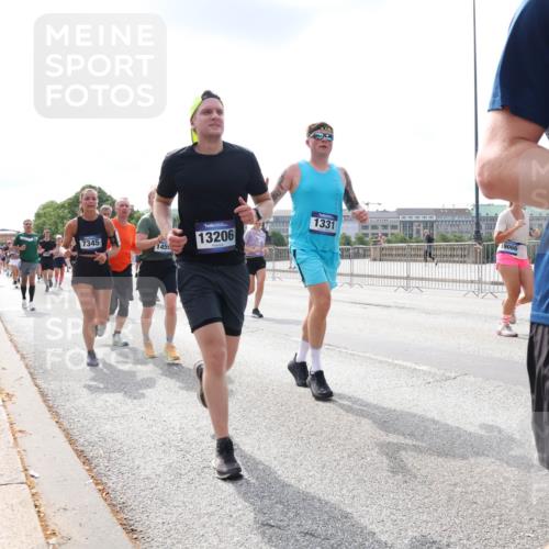 29.06.2025 - hella hamburg halbmarathon Lena Gebhardt http://msf.ph/oto/8410896 29.06.2025 10:17:05 Lombardsbrücke 7345, 1455, 13206, 1331, 19066, 7, 1083, 1117, 1137, 1240, 1298, 1331, 1348, 1356, 1403, 1477, 1553, 1602, 1825, 2225, 2908, 2912, 3088, 3176, 3210, 3450, 3464, 3466, 3622, 5023, 5036, 5037, 5390, 5929, 5930, 5995, 6126, 6128, 6328, 6522, 6742, 6941, 6948, 7114, 7115, 7257, 7345, 7360, 7376, 7445, 7647, 7924, 7928, 7945, 8253, 8263, 8317, 8433, 8513, 8558, 8619, 8857, 8983, 9091, 9152, 9208, 9259, 9332, 9492, 9676, 10232 meine-sportfotos.de