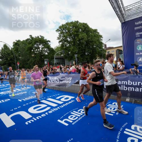 29.06.2025 - hella hamburg halbmarathon Zöllner http://msf.ph/oto/8410914 29.06.2025 10:45:16 Ziel 2188, 2270, 6054, 6375, 6575, 6819, 7087, 9302, 10064, 12783, 15563, 15636, 15651, 15741, 15760, 16513, 16685, 16689, 17120, 17960, 18346, 18718 meine-sportfotos.de